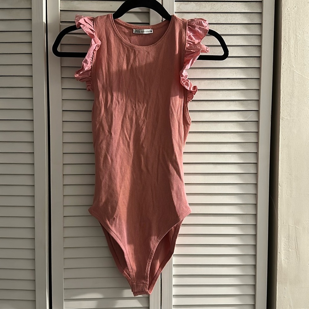 ZARA - ruffle sleeve bodysuit